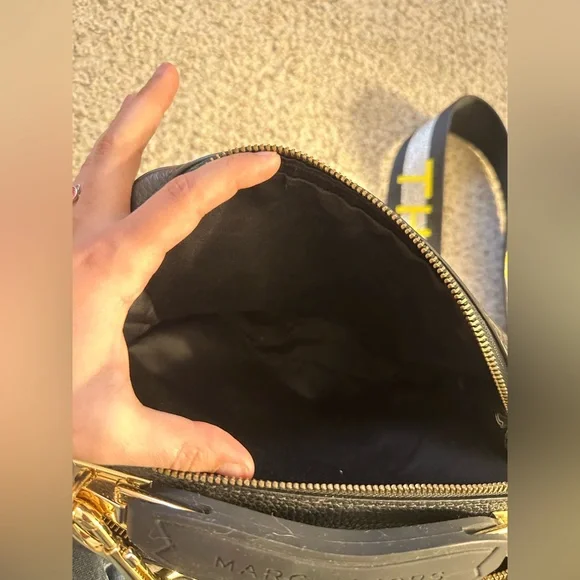 Marc Jacobs Black Leather Crossbody Bag - Picture 6 of 7